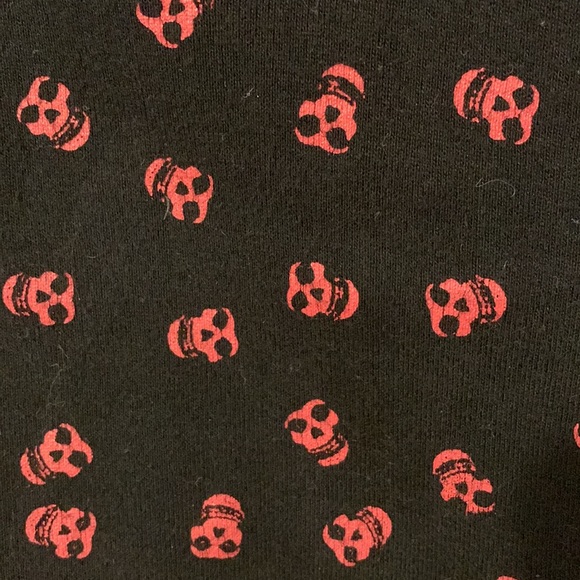 3/25$ Goth sculls polo tee red - Picture 3 of 5